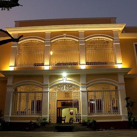 La Taara Hotel Auroville Buitenkant foto